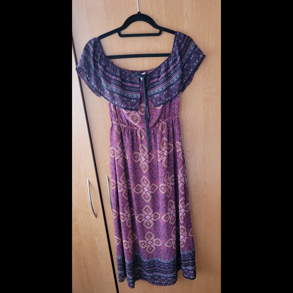 Monteau Floral Pattern 80's Bohemian Maxi Dress